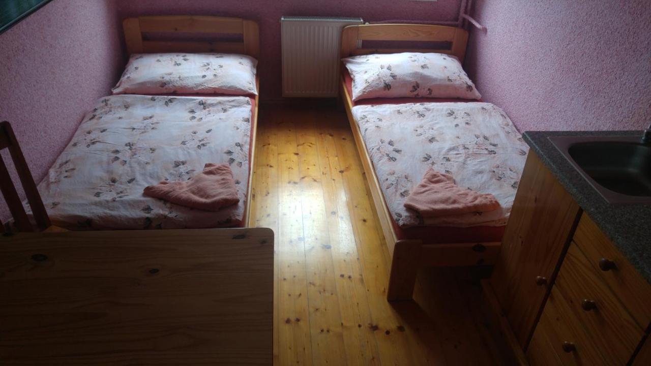 Penzion Apartmány Bečov Bečov nad Teplou Esterno foto