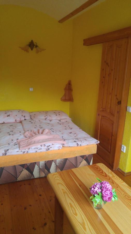 Penzion Apartmány Bečov Bečov nad Teplou Esterno foto